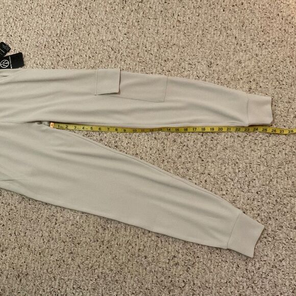 Move Theology greatest Jogger Cream Size XS - Picture 6 of 9